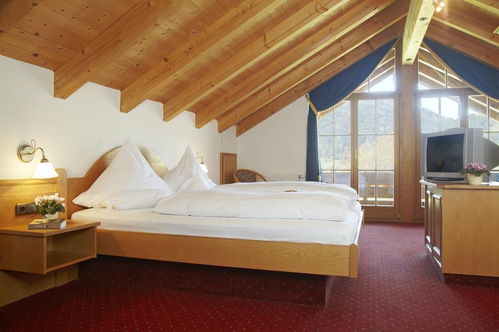 Hotel Garni Oberdorfer Stuben Obermaiselstein Rum bild